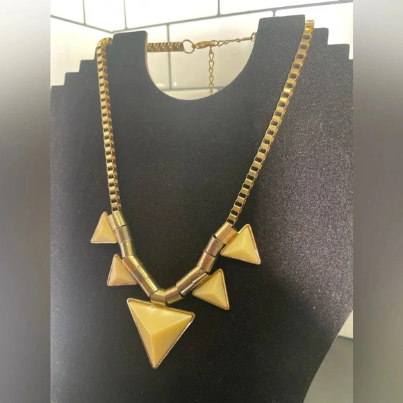 Vintage Geometric Peach Acrylic Stone Goldtone Necklace Granny Chic - Picture 6 of 11